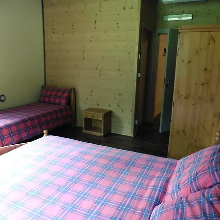 Chalet Giaset فندق